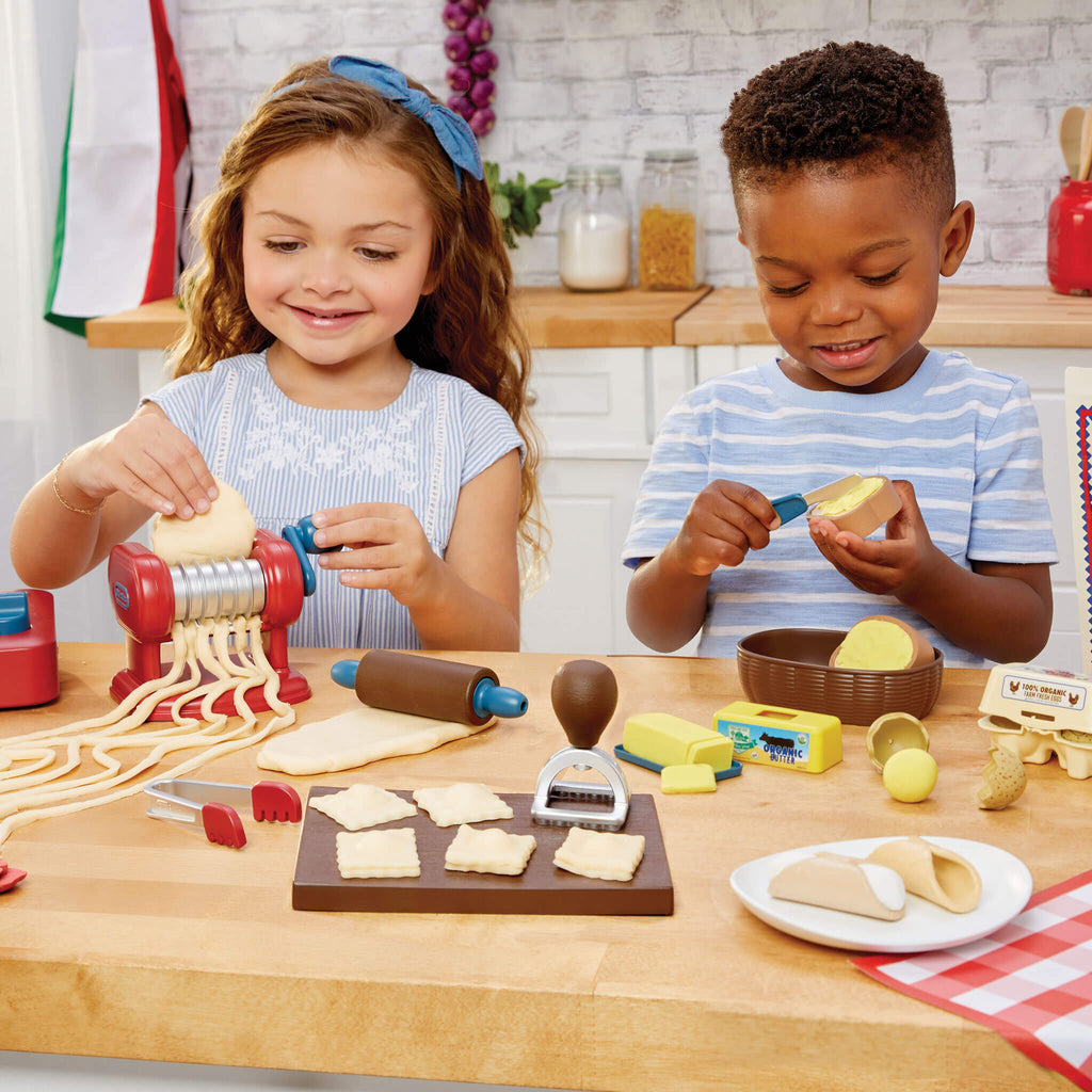 Kids making an Italian dinner