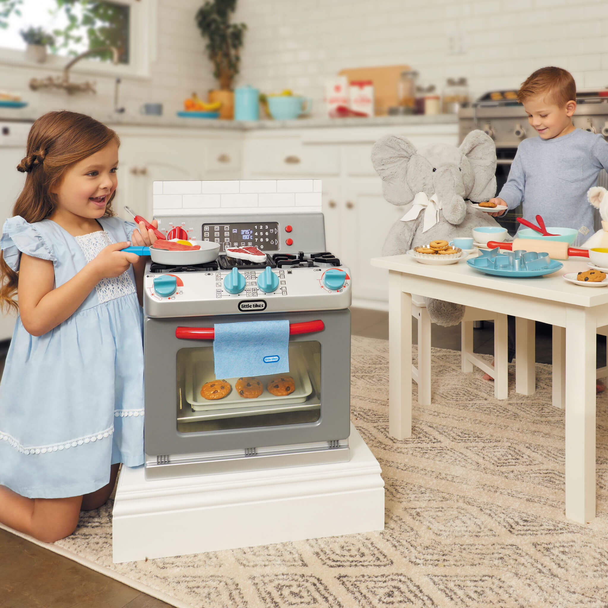 First Oven - Official Little Tikes Website