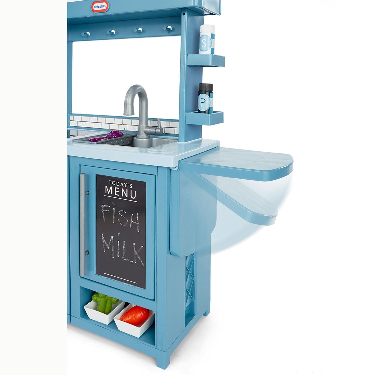 Kids can prepare meals on the extendable counter which folds flat for easy storage